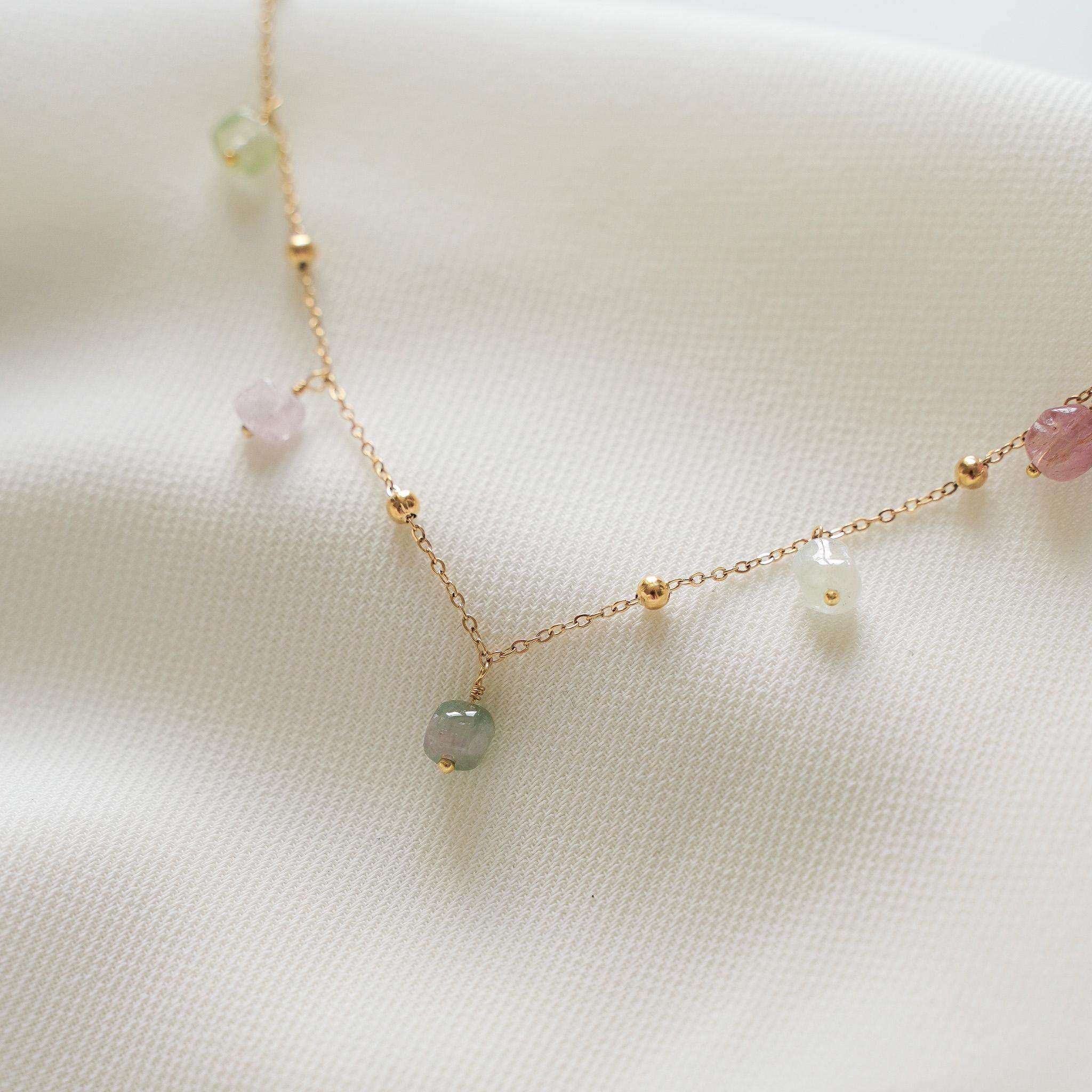 Collier acier inoxydable chaine billes pendants pierre naturelle tourmaline / Collier femme ras de cou minimaliste