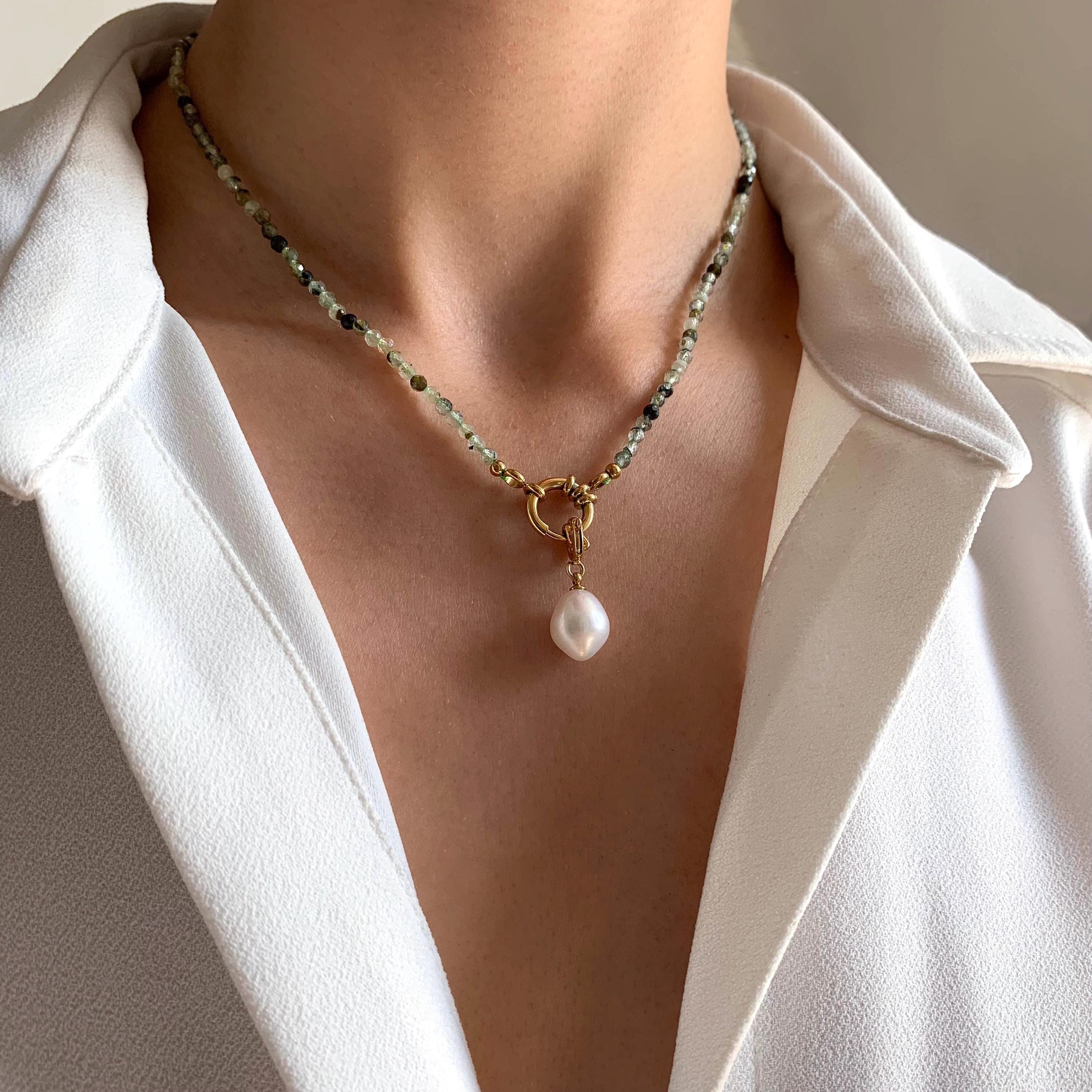 Collier pierre naturelle Rhodonite et perle d'eau douce / Collier femme perles rose pâle et nacre