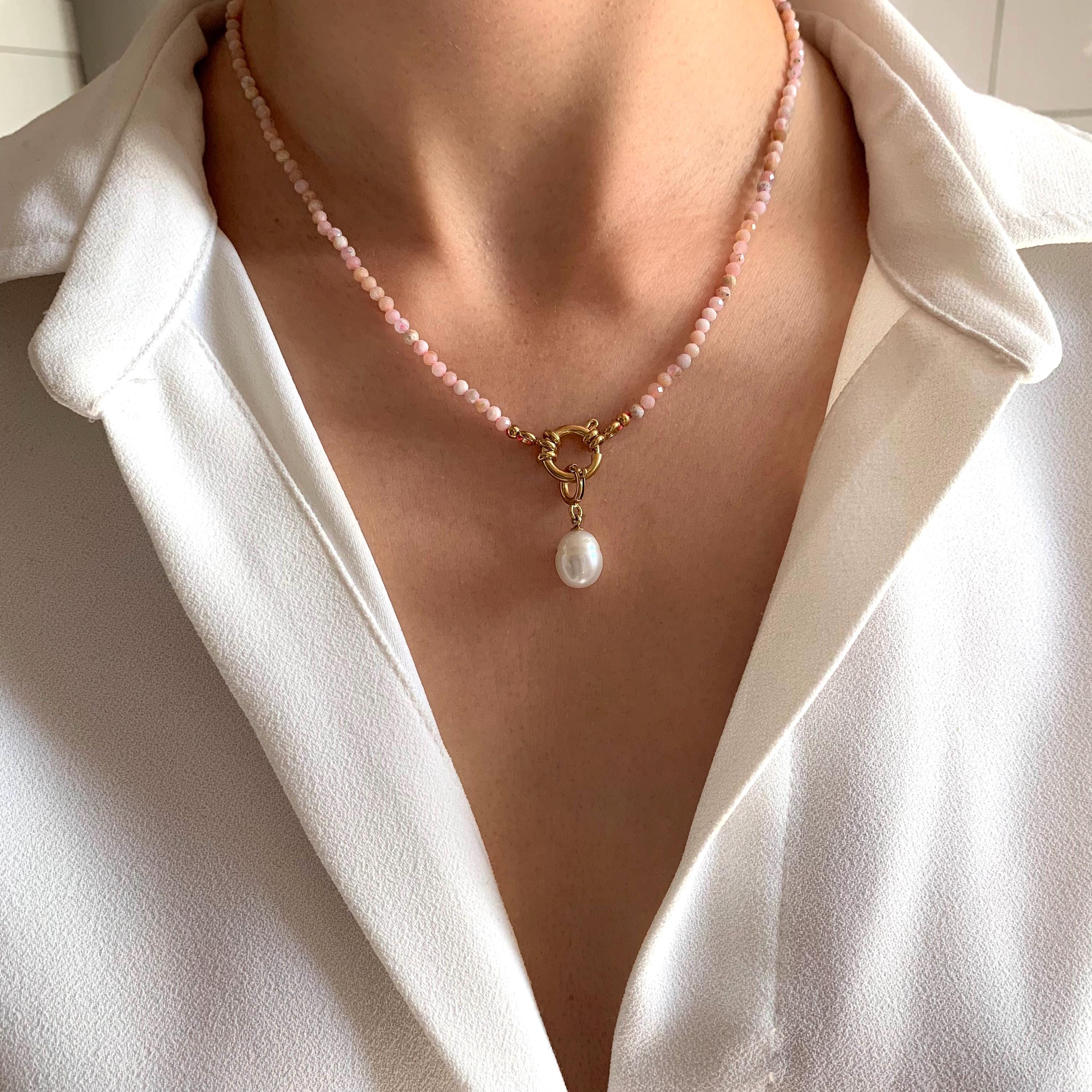 Collier pierre naturelle Rhodonite et perle d'eau douce / Collier femme perles rose pâle et nacre