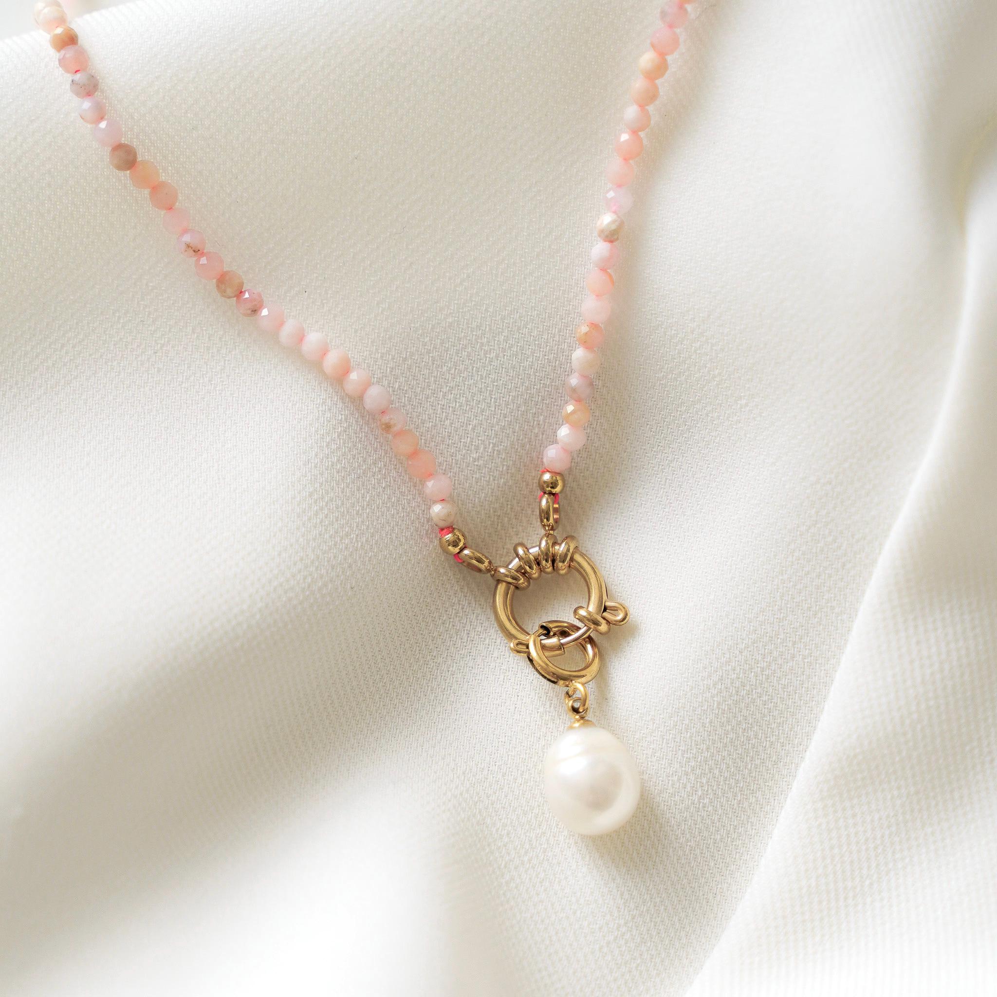 Collier pierre naturelle préhnite et perle d'eau douce / Collier femme perles pendentif nacre