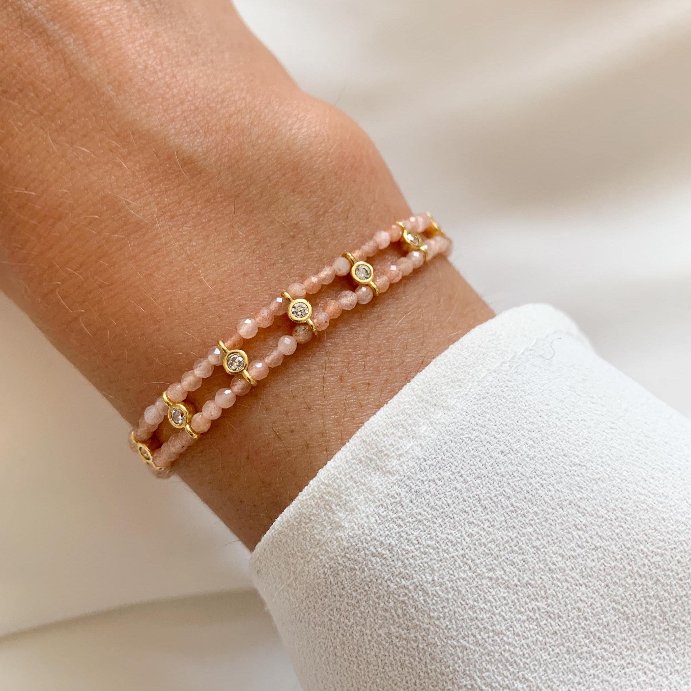 Bracelet pierre de soleil perles rose pale et oxyde de zirconium / bracelet coulissant en perles rose clair