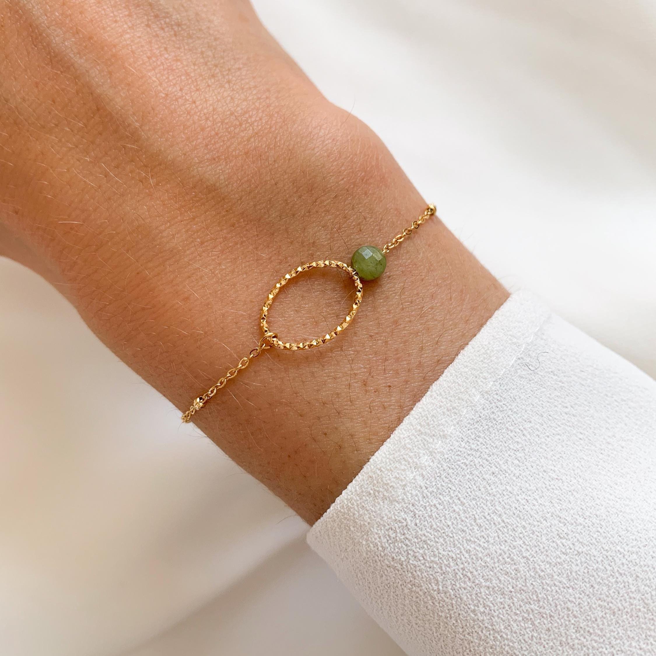 Bracelet acier inoxydable perle nacrée / Bracelet anneau ovale doré chaine fine perle blanche