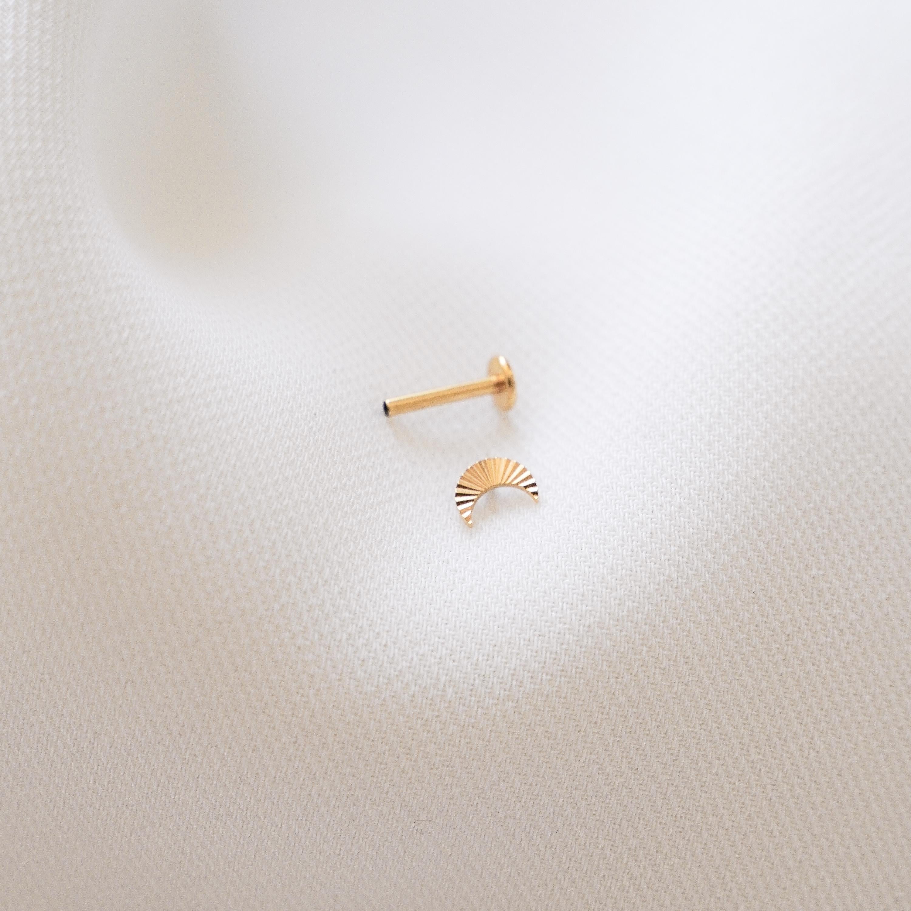 Piercing lune en acier inoxydable / Boucle d'oreille minimaliste individuelle