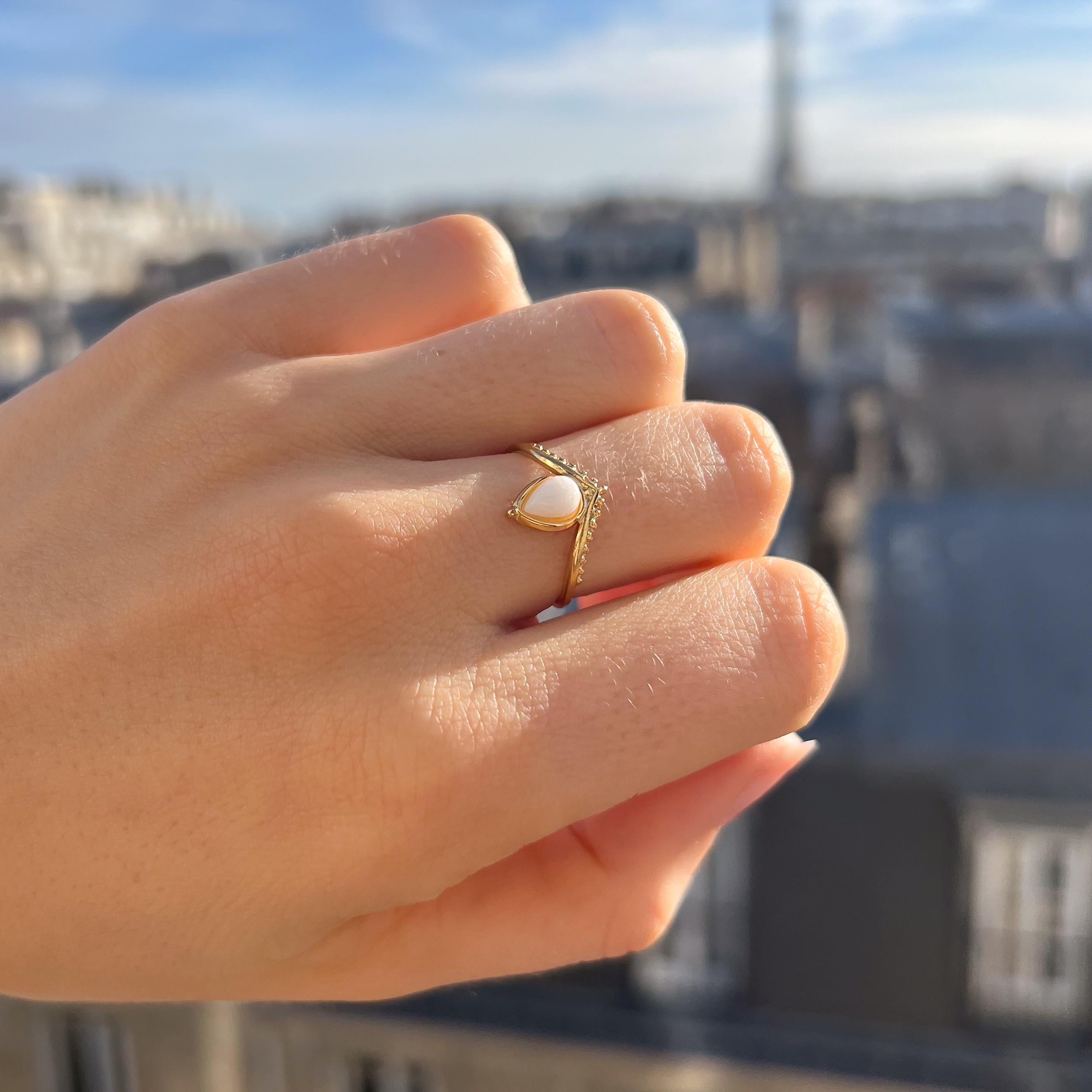 Bague femme acier inoxydable moderne pierre naturelle agate blanche / bague fine réglable dorée water resistant
