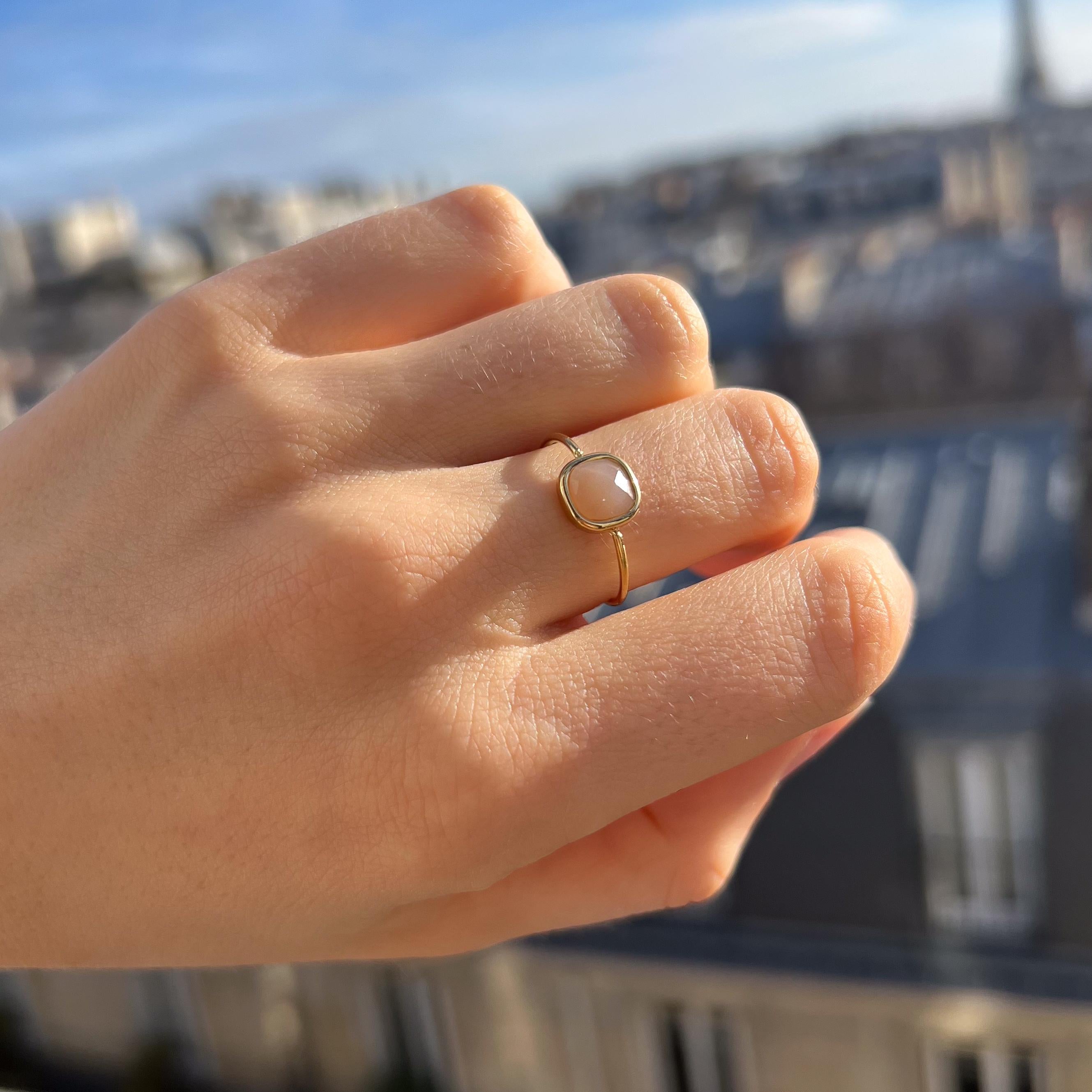 Bague femme en acier inoxydable pierre carrée quartz rose / Bague fine dorée pierre rose