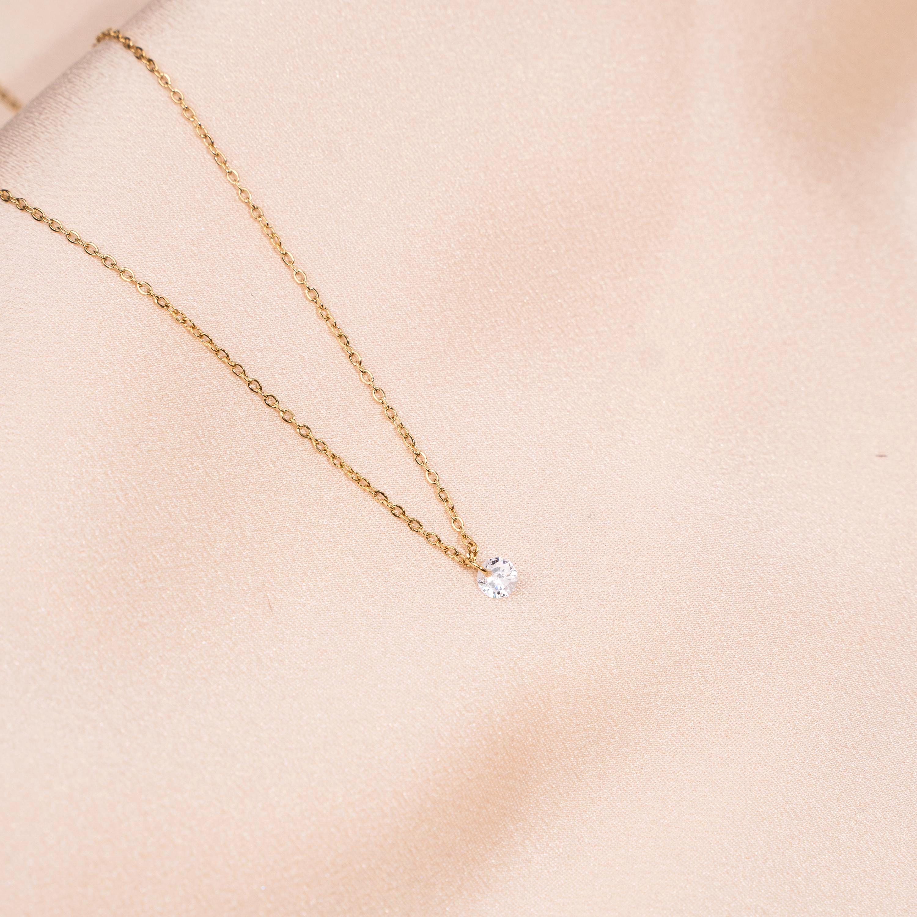 Collier fin pendentif rond oxyde de zirconium brillant / Collier femme minimaliste chaine acier inoxydable / Cadeau femme