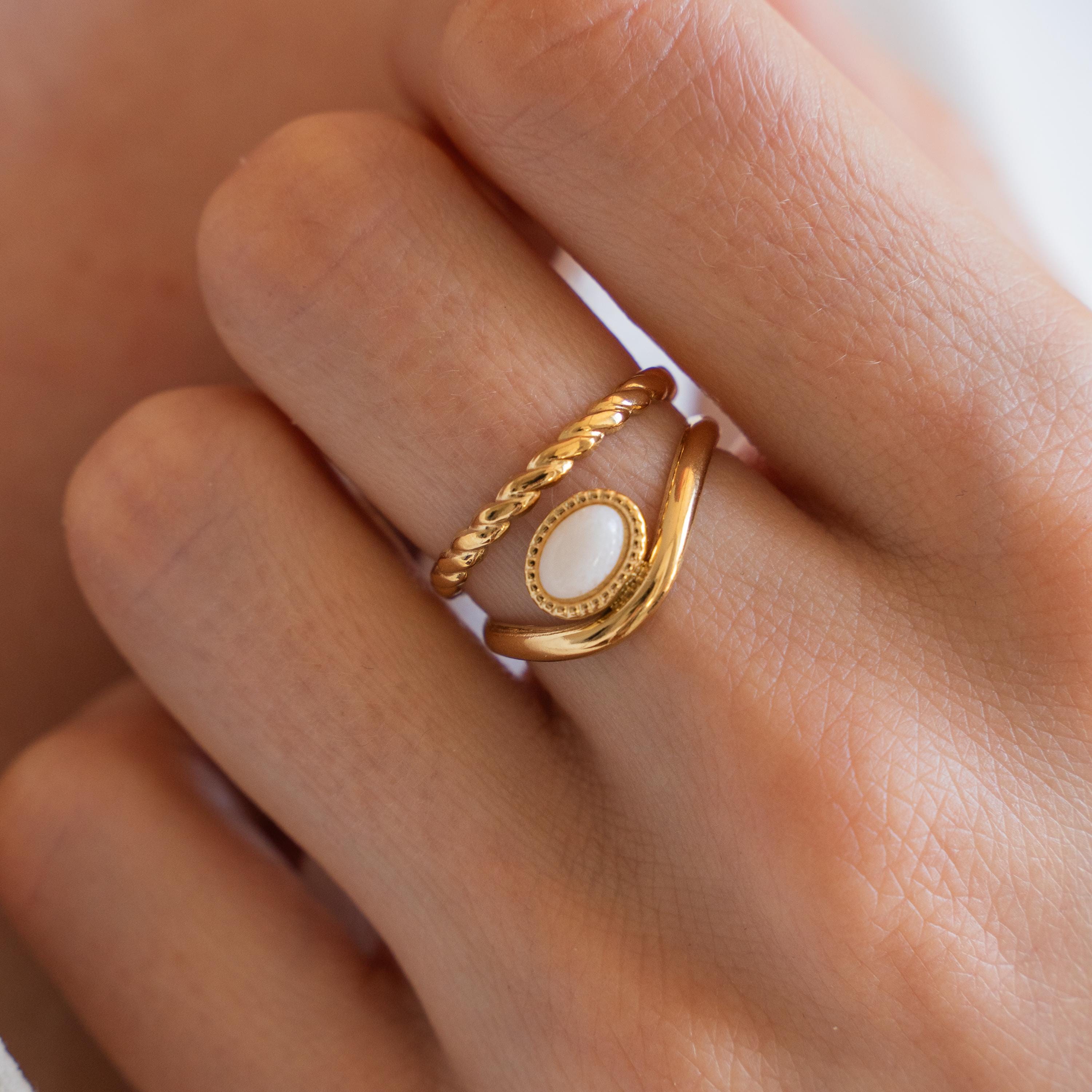Bague femme acier inoxydable moderne pierre naturelle agate blanche / bague fine réglable dorée water resistant