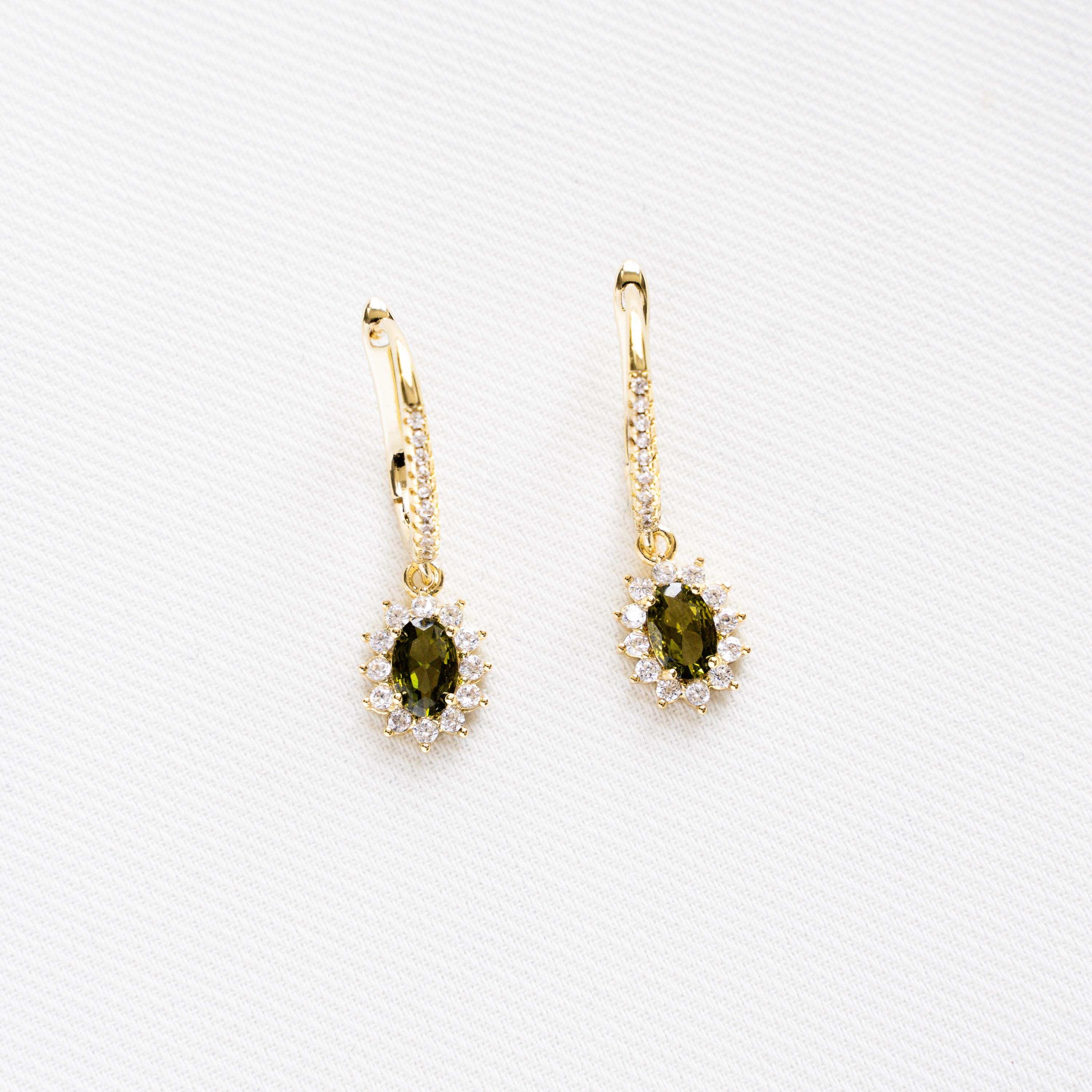 Boucles d'oreilles classiques en acier inoxydable mini créoles pendantes pierre ovale cristal vert et oxyde de zirconium